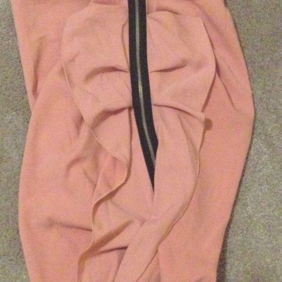 ONE SHOULDER RUFFLE BACK - Picture 7 of 11